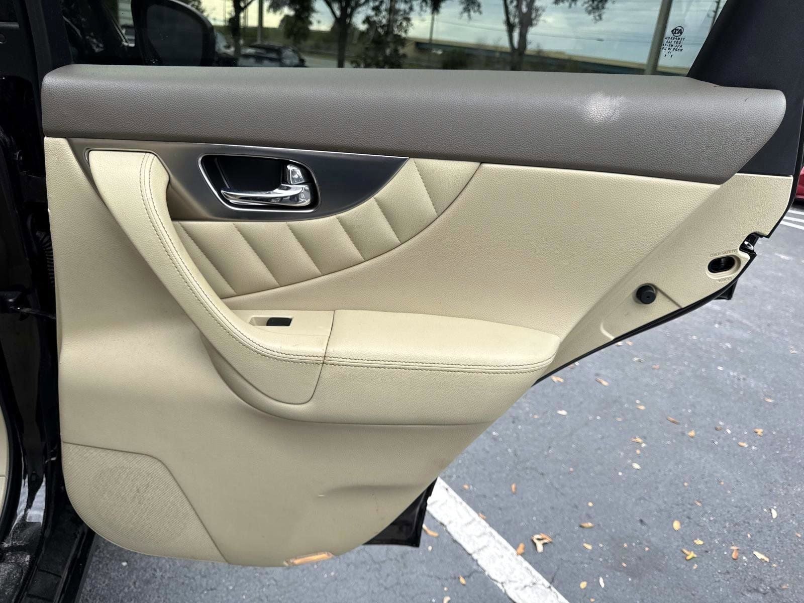 2009 INFINITI FX35 Base