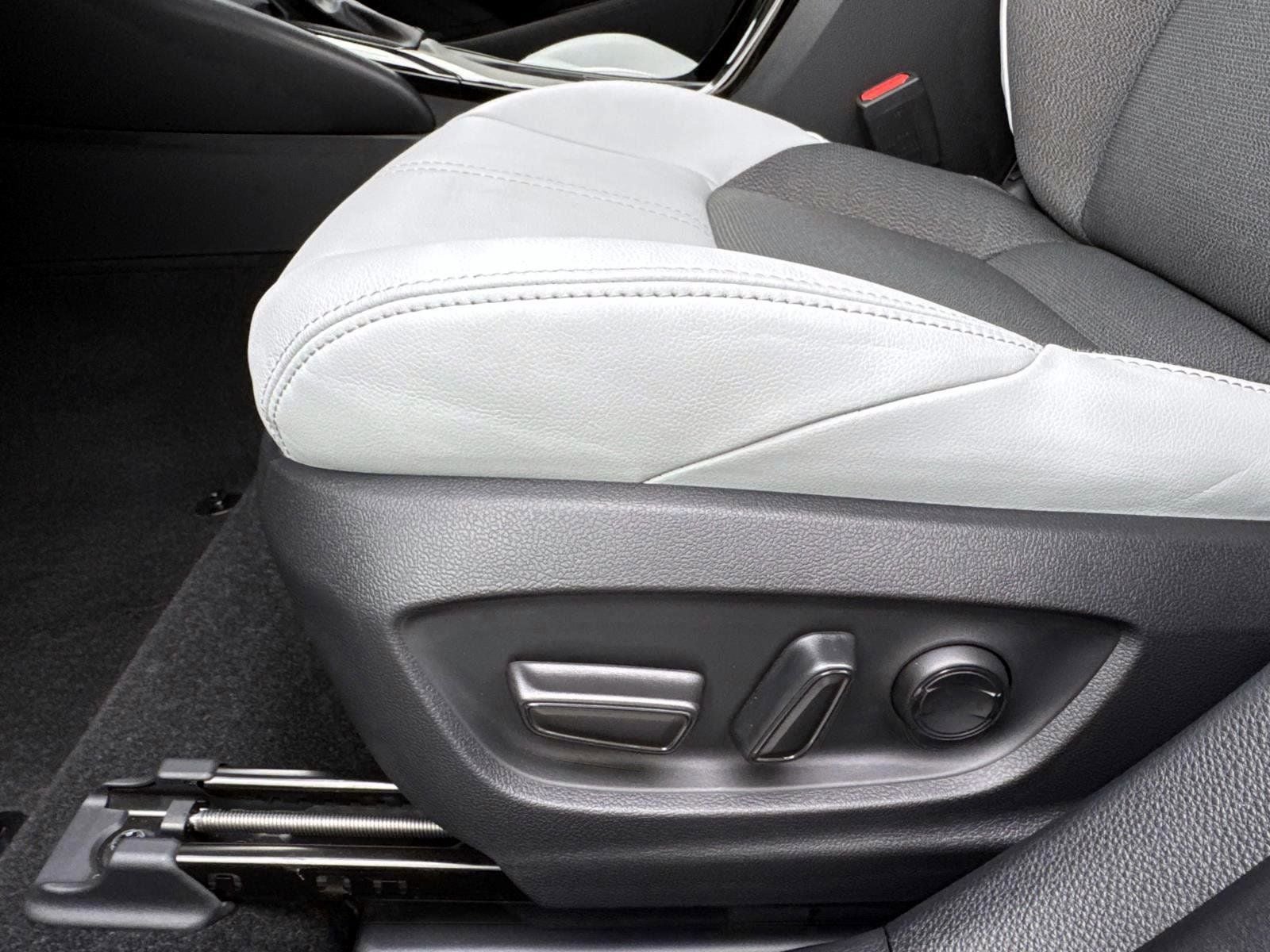 2025 Toyota Corolla Hatchback XSE